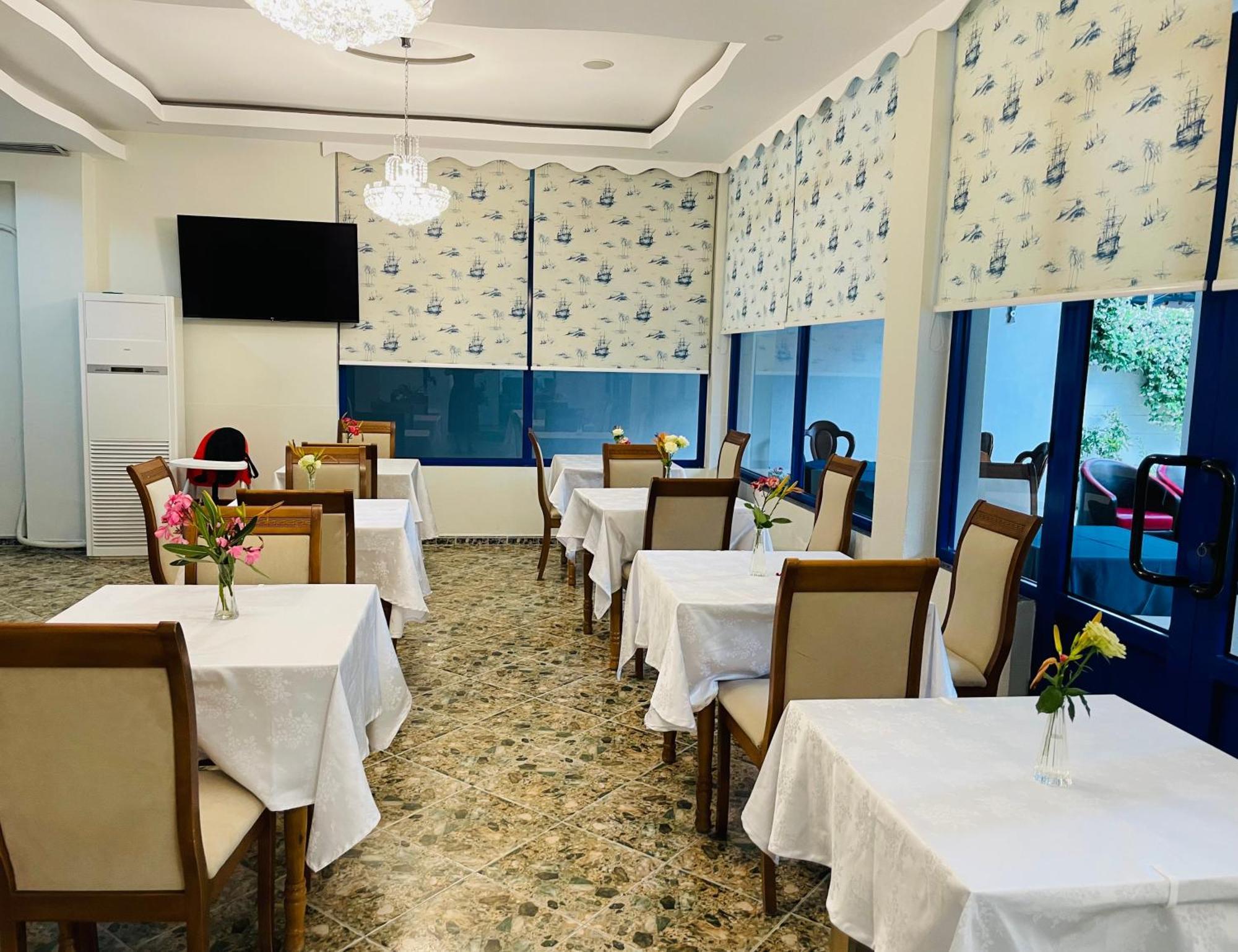 Blue Balcony Hotel غوليم المظهر الخارجي الصورة